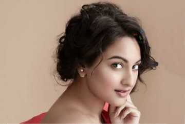রক্ত ঝরল সোনাক্ষির