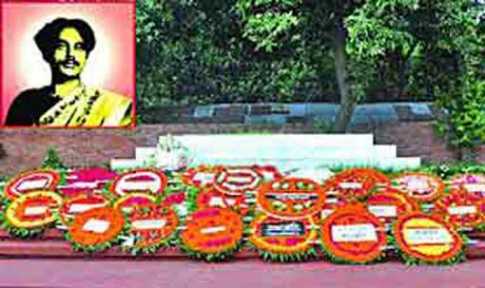 নজরুলের মাজারে সর্বস্তরের মানুষের শ্রদ্ধা