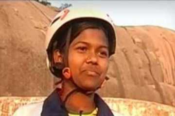 মাত্র ১৩ বছর বয়সে এভারেস্টের চূড়ায় পূর্ণা