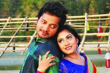 সায়মন-প্রিয়ন্তির \\\'ইটিশ পিটিশ প্রেম\\\' 