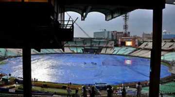 বৃষ্টি না হলে বিকেলে খেলা শুরু হবে ইডেনে
