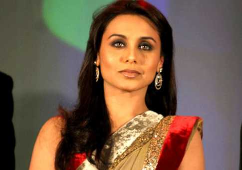 শ্যুটিং ফ্লোরে সিরিয়াস রানী