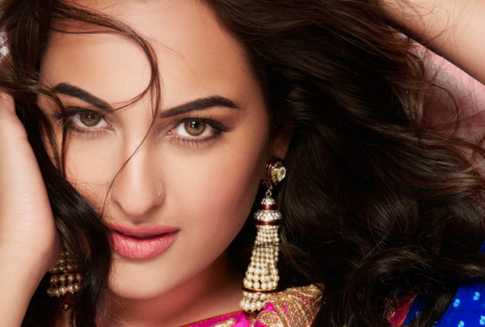 বিজেপি\\\'র প্রশংসায় পঞ্চমুখ সোনাক্ষি