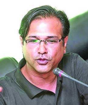 রাজনীতিতে বিএনপি খেলায় আবাহনী