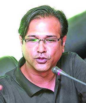রাজনীতিতে বিএনপি খেলায় আবাহনী 