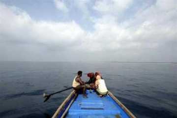 মালয়েশিয়াগামী ট্রলারে বিজিপির গুলি, নিহত ৫