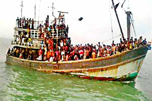 বঙ্গোপসাগরে ট্রলারে নিহত ৪ জনের লাশ হস্তান্তর