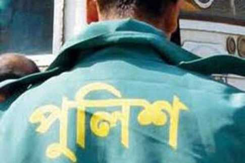পুলিশ নিজেই প্রতারিত!