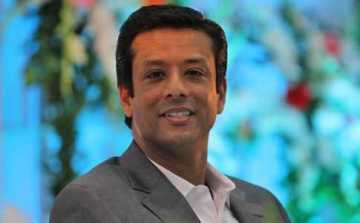 সপরিবারে দেশে ফিরেছেন জয়
