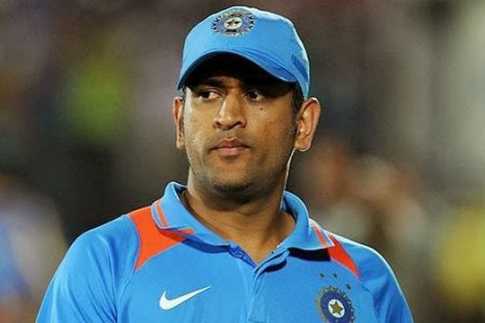ফ্লেমিংকে ছুঁতে চলেছেন ধোনি
