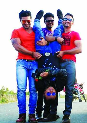 চলো হারিয়ে যাই 