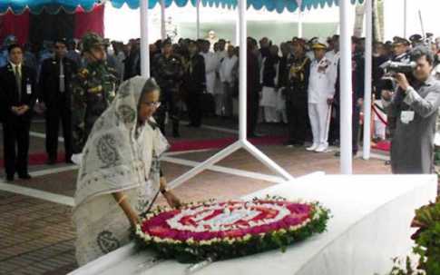 বঙ্গবন্ধুর সমাধিতে প্রধানমন্ত্রীর শ্রদ্ধা নিবেদন