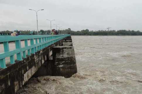 তিস্তা ব্যারাজ এলাকায় রেডএলার্ট