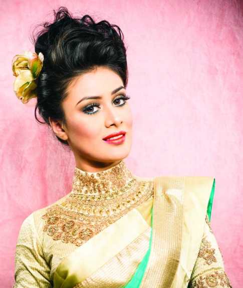 নাচ থেকে অভিনয়ে 