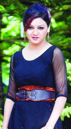 দুর্বলতা ঢাকার চেষ্টায় জয়া 