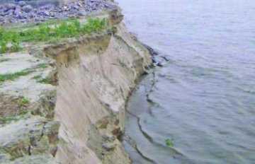 যমুনার পানি বিপদসীমার উপর দিয়ে প্রবাহিত