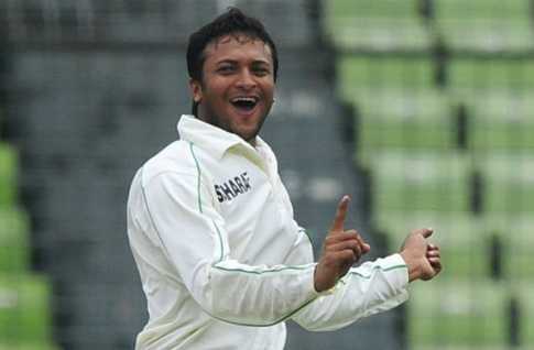 টেস্টে ক্রিকেটে আবারো এক নম্বরে সাকিব