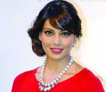 বিপাশার আংটি বদল  