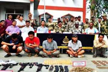 ভারতীয় সীমান্তে জনসংহতির অস্ত্রের চালান আটক