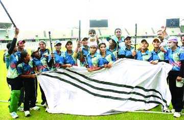 মোহামেডানের মান রাখছে মেয়েরাই 