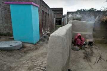 ভারতে ৫০ কোটি লোক খোলাস্থানে মলমূত্র ত্যাগ করে
