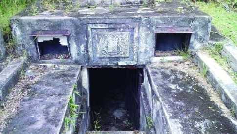 ভুতুড়ে কবরখানা 