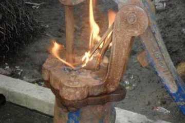 নোয়াখালীতে টিউবওয়েল থেকে গ্যাস নির্গত