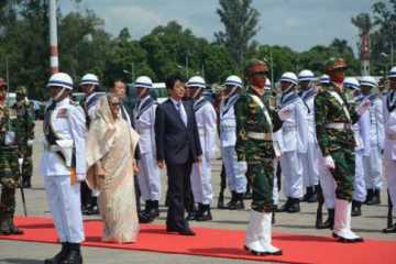 স্মৃতিসৌধে জাপানের প্রধানমন্ত্রীর শ্রদ্ধা নিবেদন
