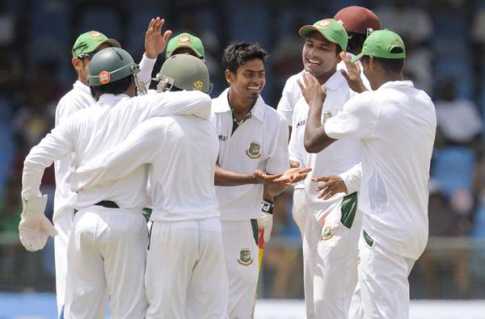 ৪৮৪ রানে ওয়েস্ট ইন্ডিজের ইনিংস ঘোষণা