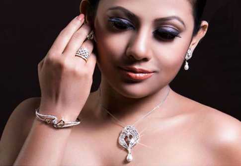 ৪০-এ অবিশ্বাস্য ছাড়!