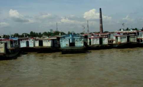 ঈদ ও পূজাকে সামনে রেখে লঞ্চঘাটে বাড়তি তদারকি