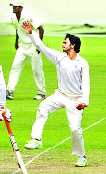 সাকলাইনের ৯ উইকেট