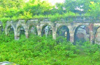চৌগ্রাম জমিদার বাড়ি এখন ধ্বংসস্তূপ
