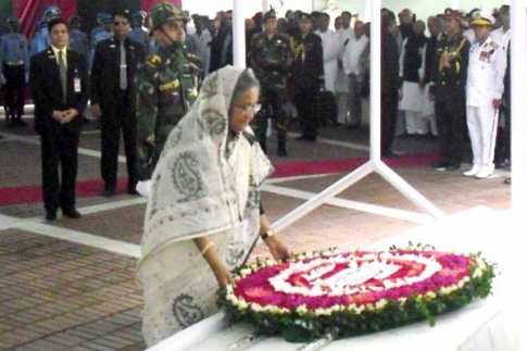 বঙ্গবন্ধুর সমাধিতে প্রধানমন্ত্রীর শ্রদ্ধা নিবেদন