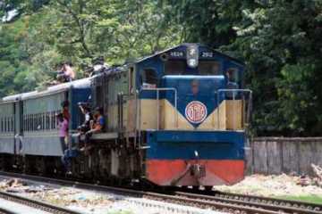 ঢাকা-চট্টগ্রাম রুটে ট্রেন চলাচল শুরু