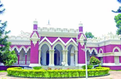 নাটোরের ঐতিহাসিক দিঘাপতিয়া রাজবাড়ী