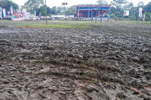 বৃষ্টিতে বেহাল বিএনপির জনসভাস্থল