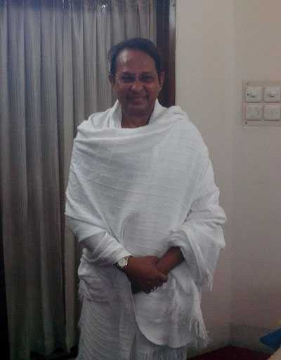 হজে গেলেন তথ্যমন্ত্রী