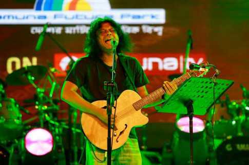 পঞ্চাশ পেরিয়ে জেমস