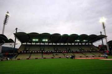 স্টেডিয়াম ভাঙলে টাকা পাবেন দর্শকরা!