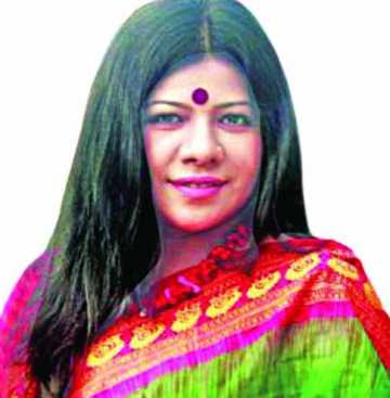 আগে মঞ্চ, তারপর অন্য কিছু 