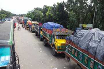 পাটুরিয়া-দৌলতদিয়া নৌরুটে দীর্ঘ যানজট