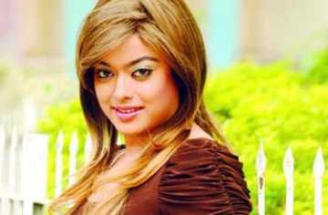 গোপন বিয়ের পর নিরুদ্দেশ সাহারা!
 