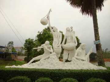 স্বপ্নপুরীতে মানুষের উপচে পড়া ভিড়