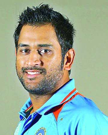 প্রশংসায় ভাসছেন ধোনি 