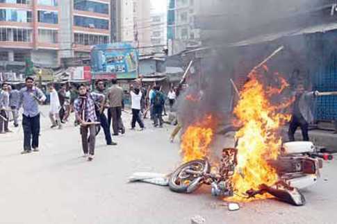 উৎকণ্ঠায় ব্যবসায়ীরা 
