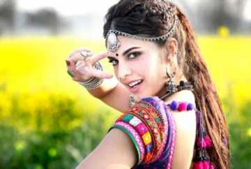 ফের আইটেম গানে জ্যাকলিন