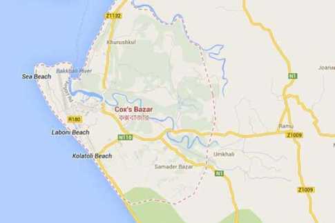 চকোরিয়ায় বাস-মাইক্রোবাস সংঘর্ষ, নিহত ৩