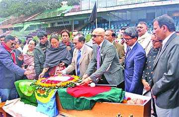 জুম্মন লুসাইর প্রতি শেষ শ্রদ্ধা 