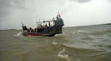 বঙ্গোপসাগরে মিয়ানমারের ২ মাছধরা ট্রলার আটক